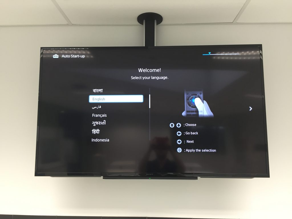 Ceiling Mounted Screen Installation | Corporate Melbourne CBD PC Audio Visual